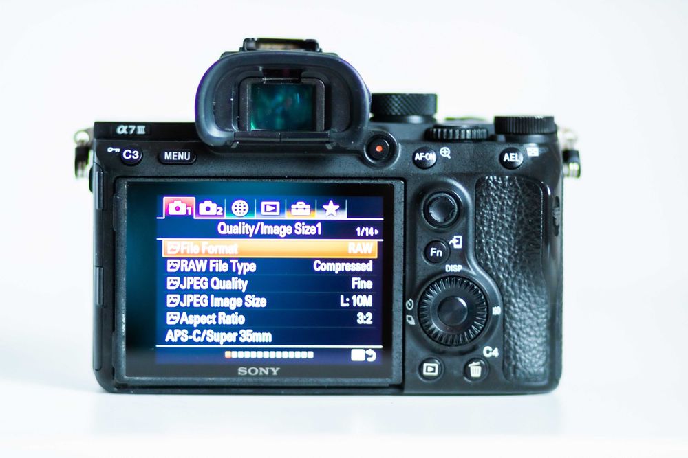 Vand/Schimb SONY a7III mk3, folosit insa doar 8 mii de cadre