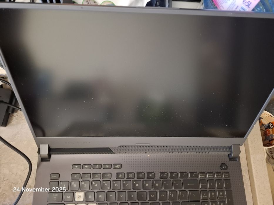 Laptop gaming Asus Rog G713QM