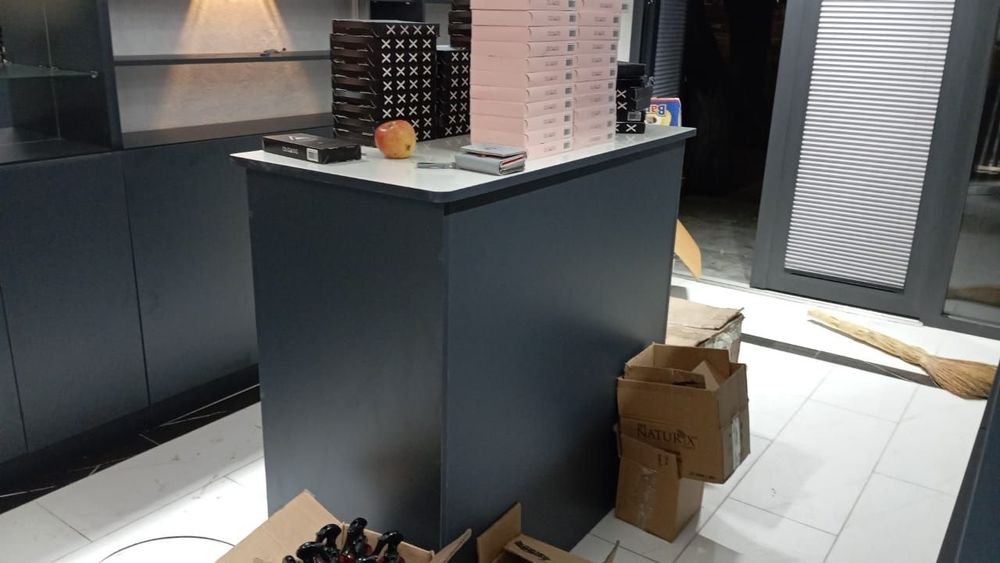 Tavar yegish uchun rasta( polka) yangi