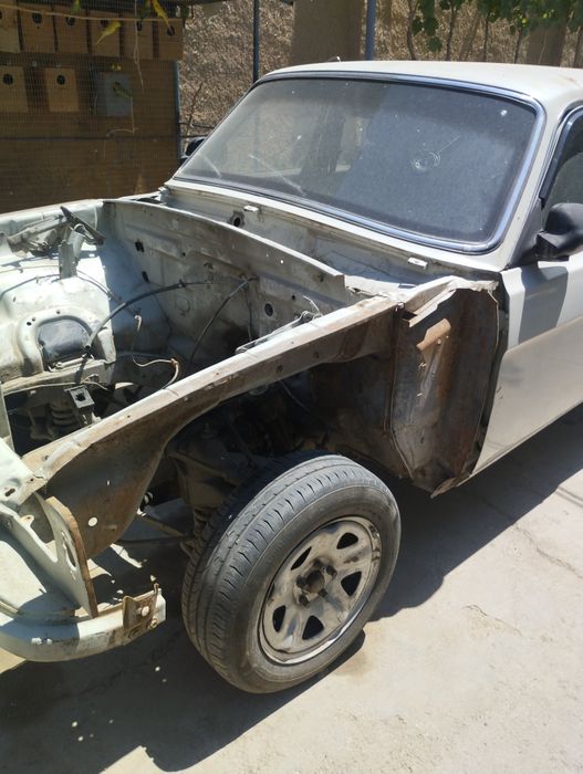 Продам газ 3110 по запчастям имеется все пока