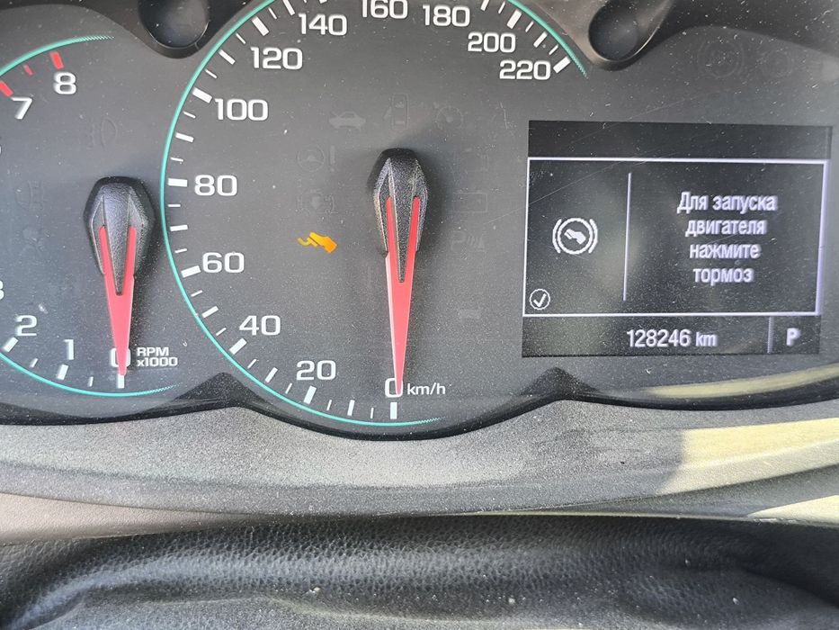 Мошина сотилади 11000