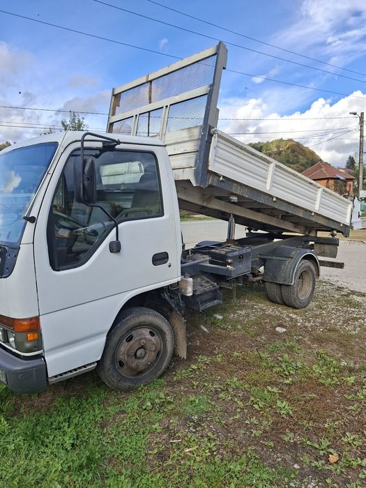 Isuzu NPR basculabila