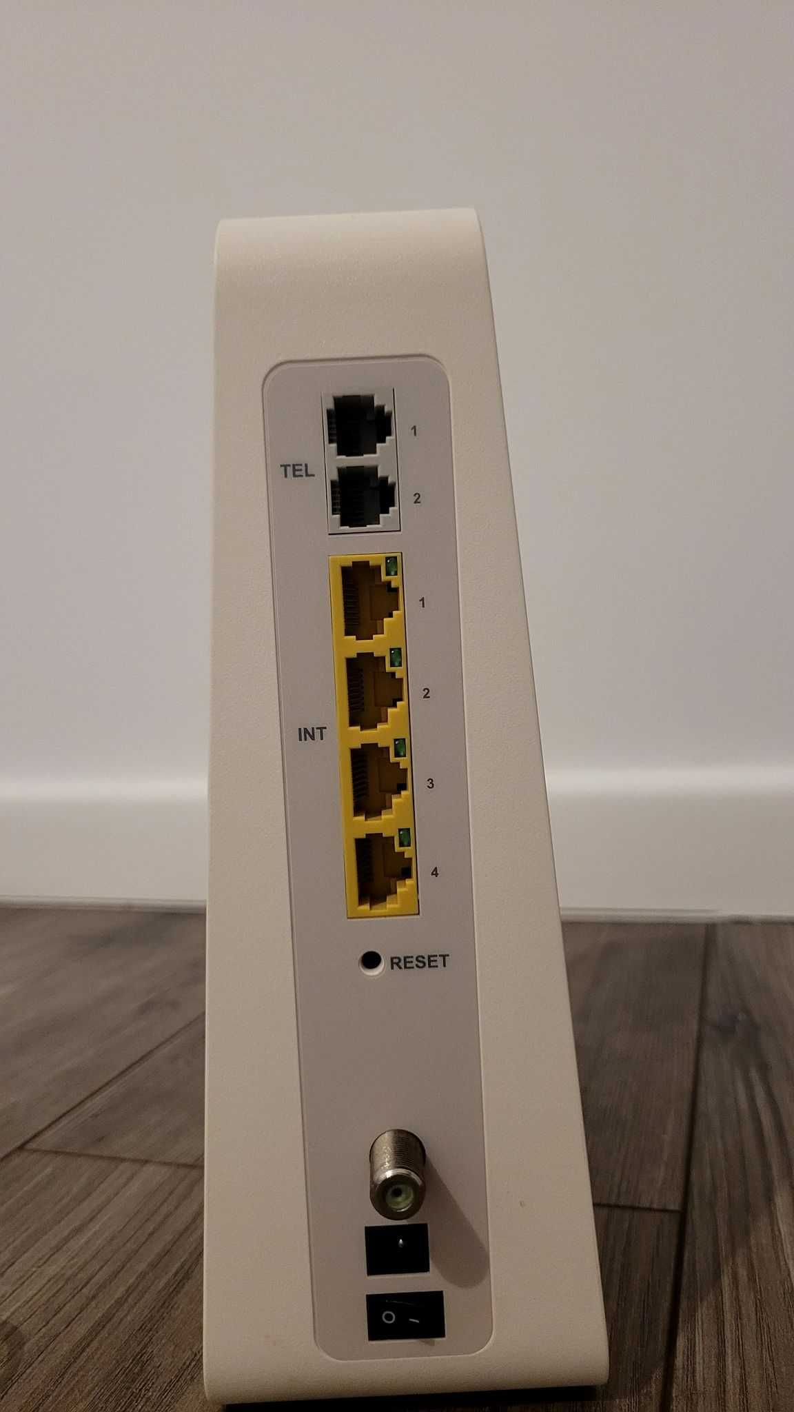 Router/Modem Wireless - UPC (Vodafone) Connect Box - CH7465LG-LC