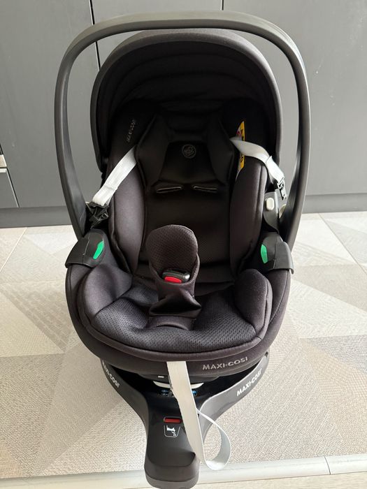 Maxi - cosi Coral 360- Essential Black с база isofix