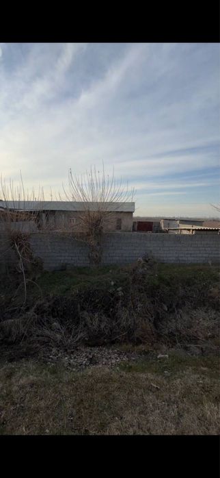 Янги узбекистон боғи Болта махалласида йер сотаман 5 сотихли уй янги м