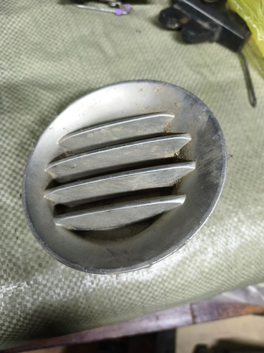 Заглушка туманки правая сторона на Хайлендер