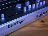 Продается  аналоговый синтезатор Behringer TD3 для acid и edm