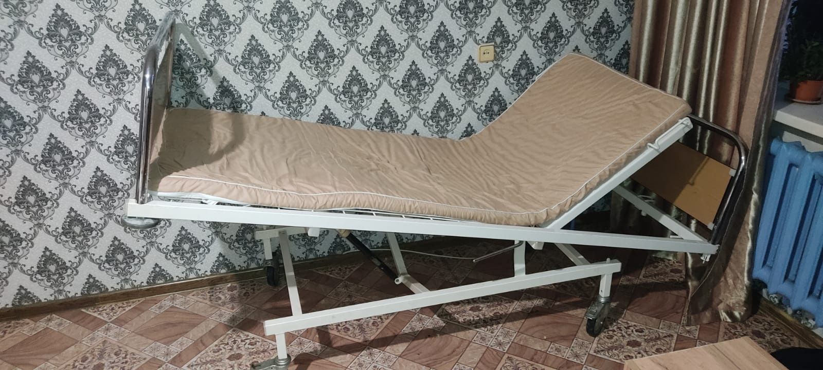 Инвалидная кровать в хорошем состоянии