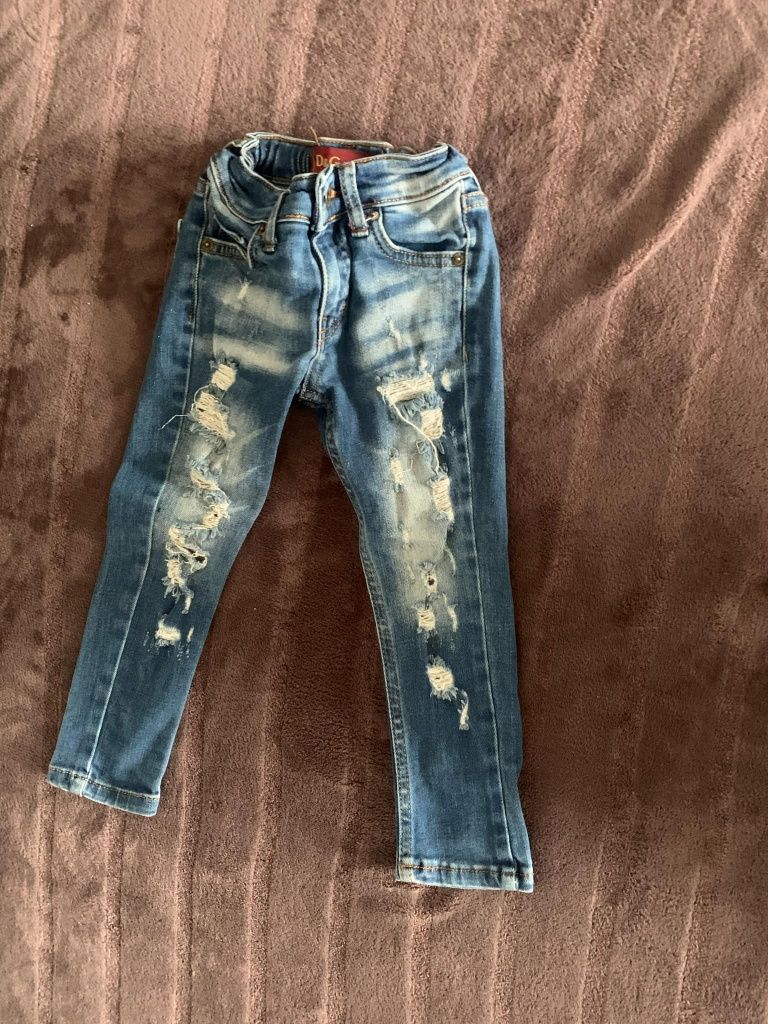 Детски дънки на D&G
