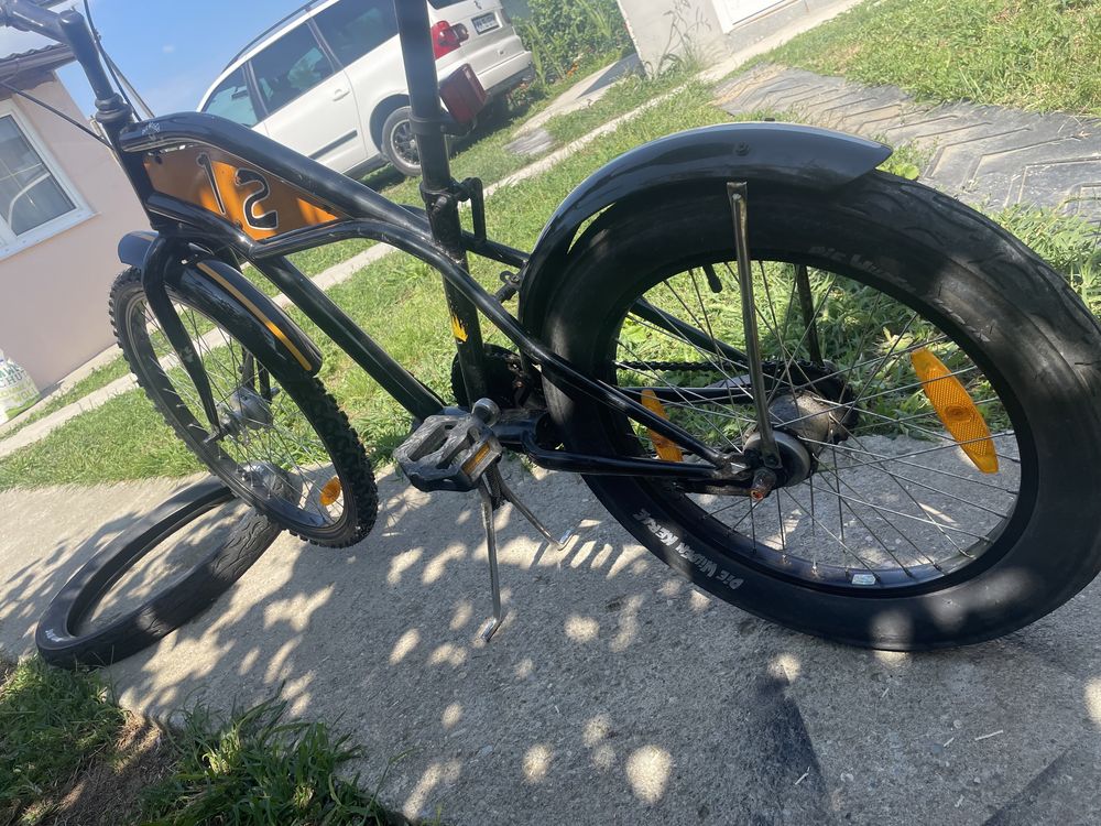 Bicicleta , roti groase.