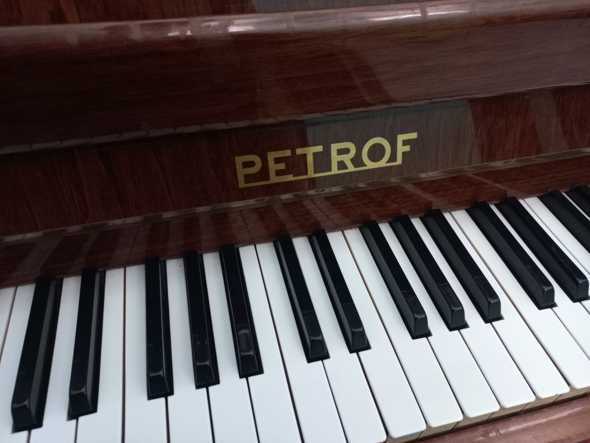 PETROF пианино продам