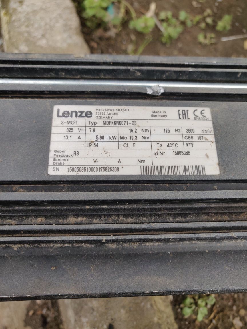 Servomotor Lenze generator cu magneți permanenți