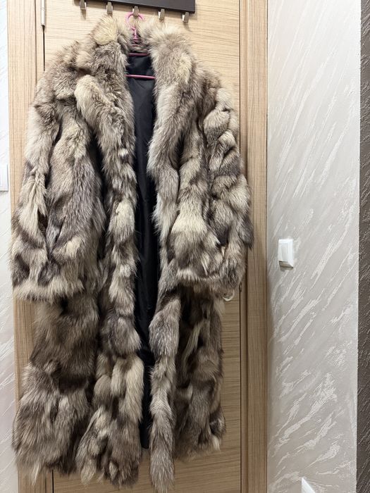 Елегантно кожено палто от сребърна лисица