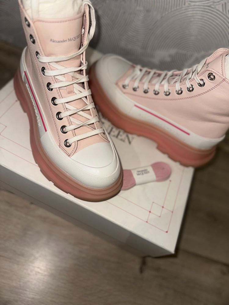 Alexander McQueen sneakers, нови, оригинални, 39 номер