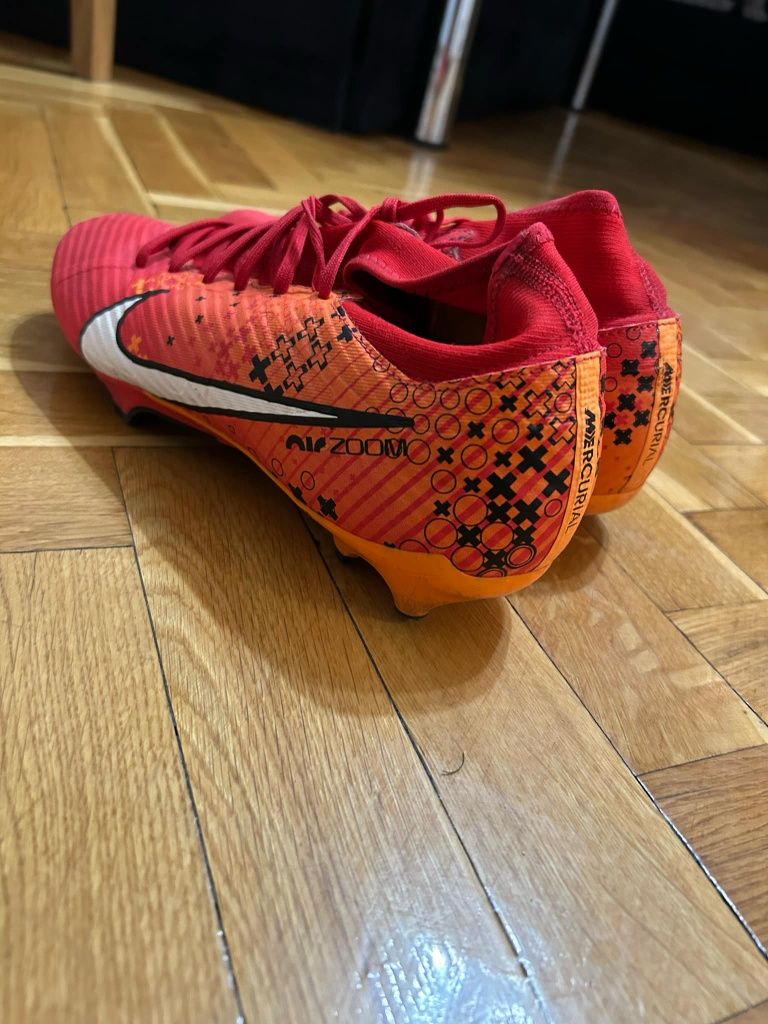 Бутонки Nike Zoom Mercurial Vapor 15
(43 номер) носени 3-4 пъти само з