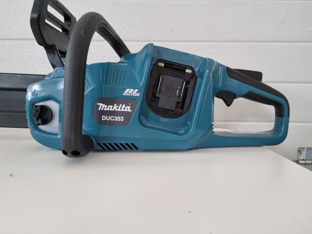 Акумулаторна резачка Makita