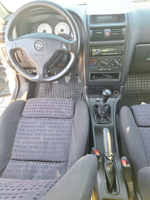 Vând opel ,an fabricație 1999