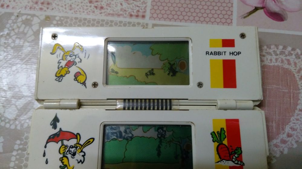 Vtech Tri-screen Rabbit Hop clasic de colectie consola portabila
