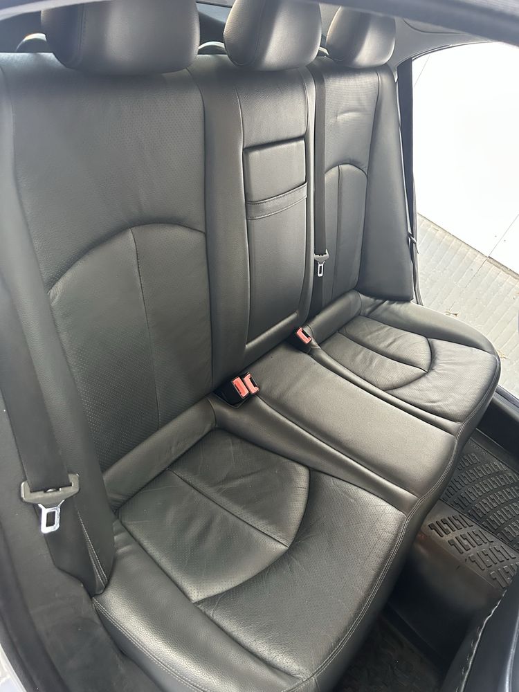 Mercedes W211 E270