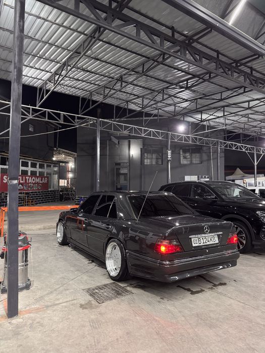 W 124  amg  sotiladi yil 1993 matir 111 e220 zavot