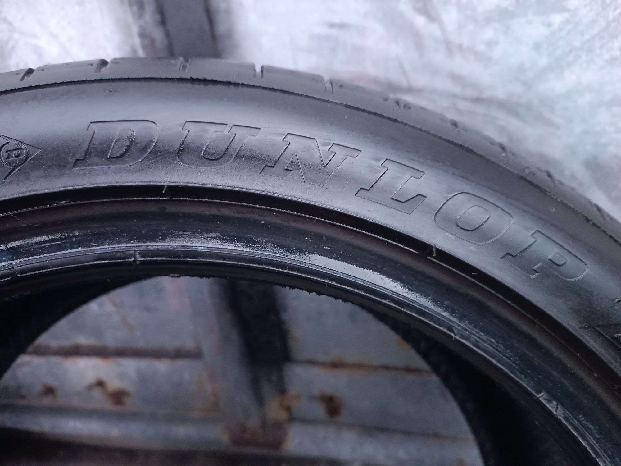225/45/17 Dunlop