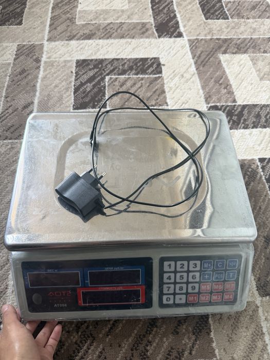 Весы торговые.Электронный. Настольный.