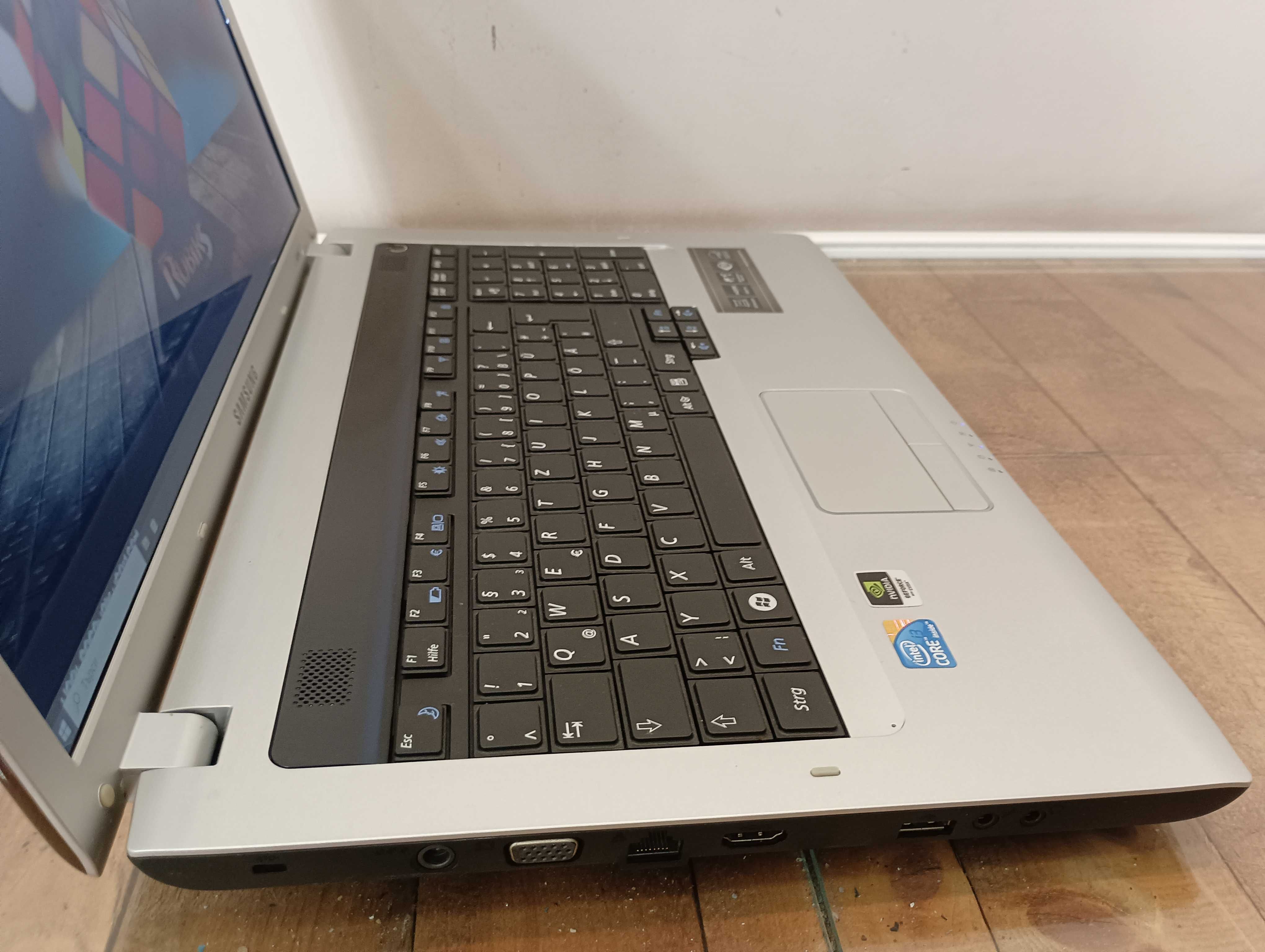 Лаптоп Samsung NP-R730 / 17"