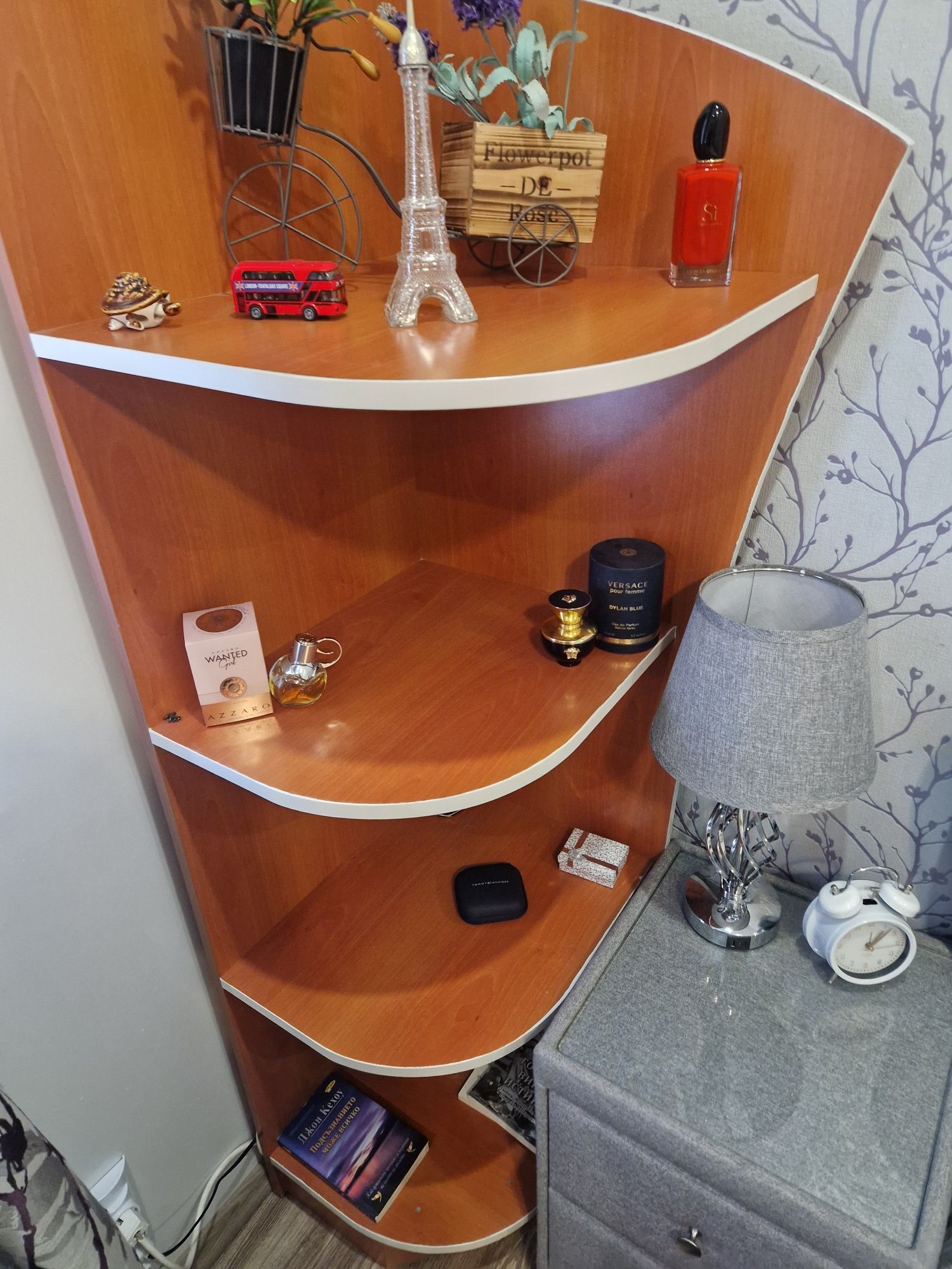 Етажерка с 4 рафтчета