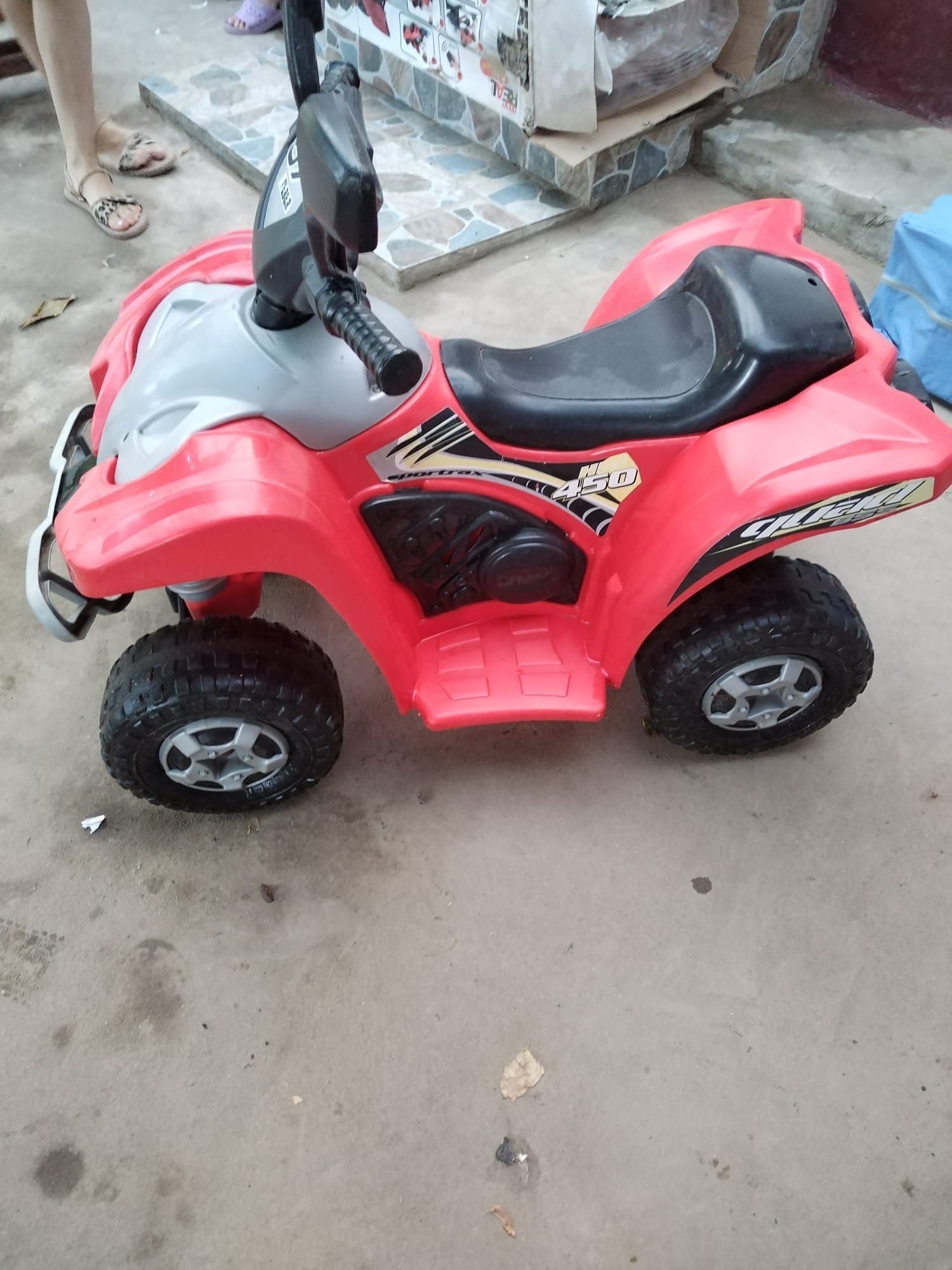 Vând atv copii cu baterie reîncărcabila!