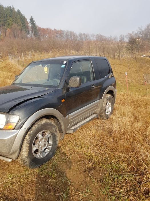 Dezmembrez mitsubishi pajero mk3 motor 3.2 cutie automat super select.