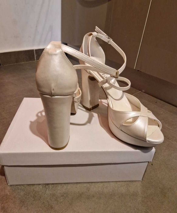 Sandale elegante mărimea 39