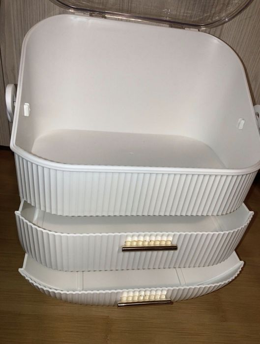 Organizator de make up/cosmetice cu sertare