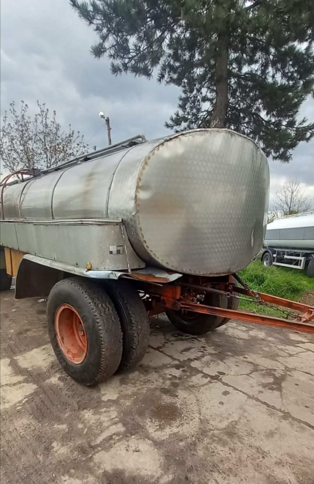 Remorcă cisternă Inox 10500l,bazin apă, cisternă udat