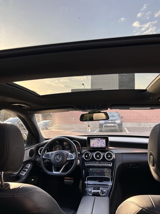 Mercedes-Benz C 220 d AMG Line Diesel Automat Panoramic 360 camera