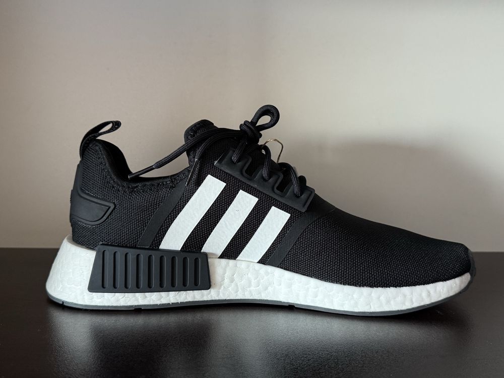 ADIDAS NMD_R1 PRIMEBLUE 45номер 29см Стелка Нови с Кутия