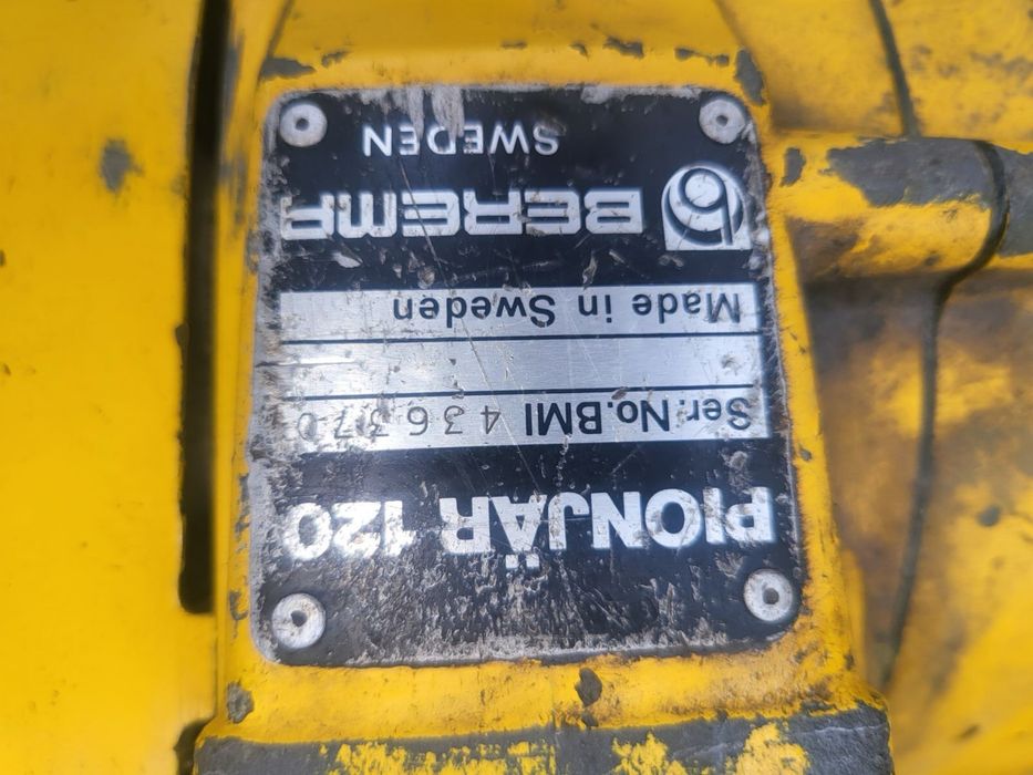 Продавам Бензинов къртач BEREMA PIONJAR 120