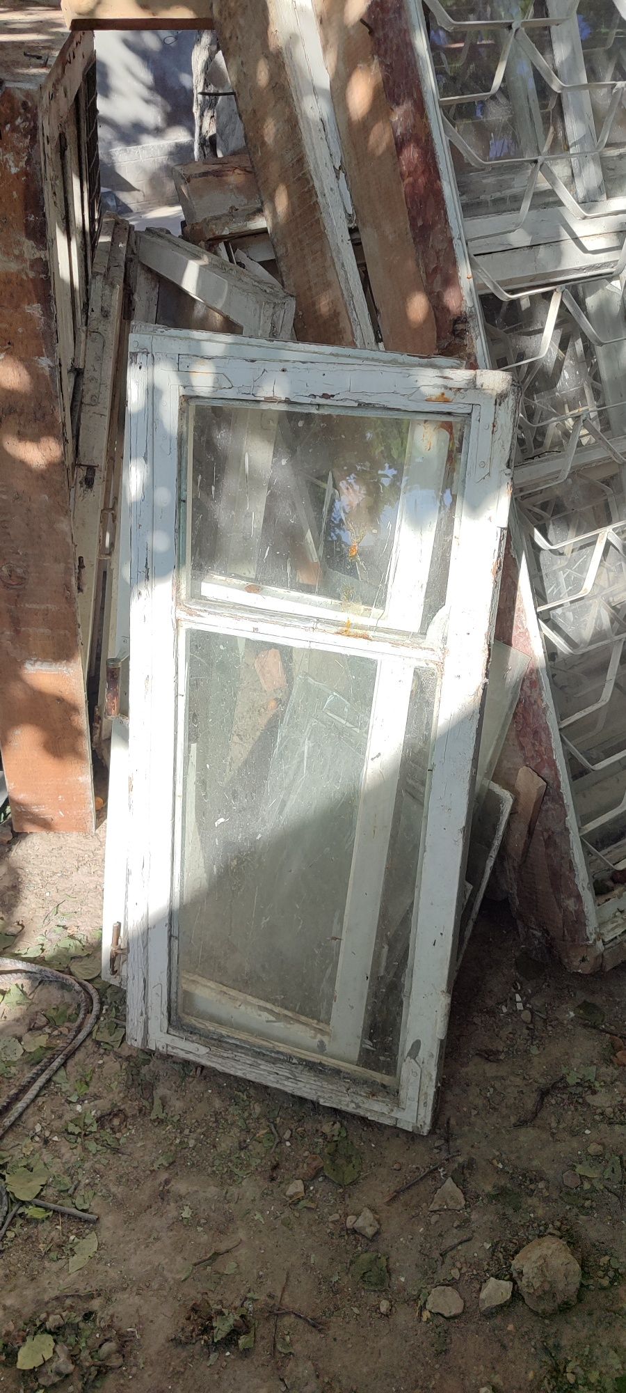 Taxta romlar 140x150; 100x150sm temir reshotkasi blan