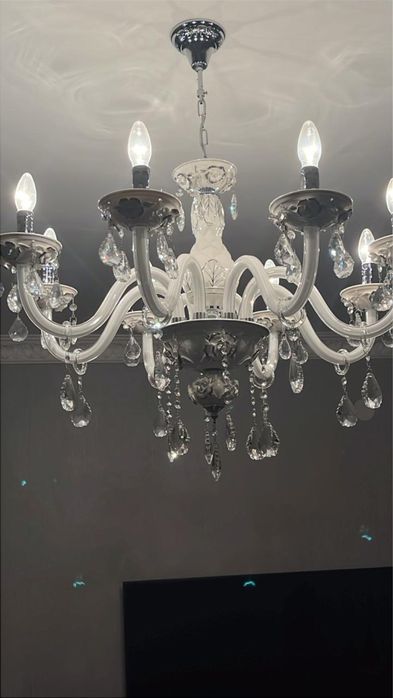 Продам люстру 8-ми рожковую в идеальном состоянии