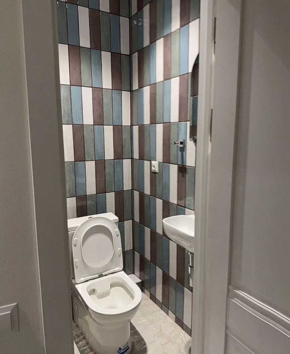 Oybek metro yonida 3xonalik kvartira yangi remont 110 maktab