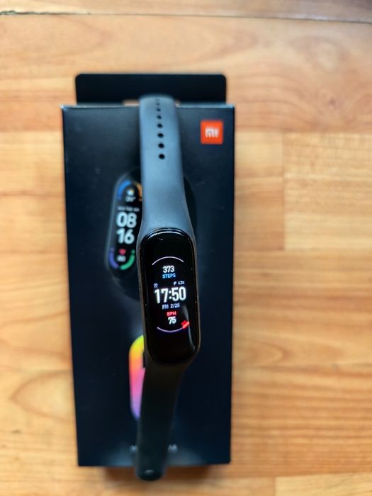 Vînd bratari fitness  Xiaomi 6