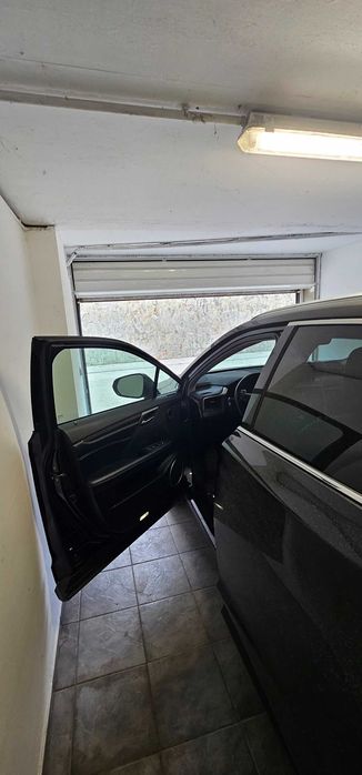 Под наем гараж, самостоятелен широк и удобен за голям СУВ , кв. Виница