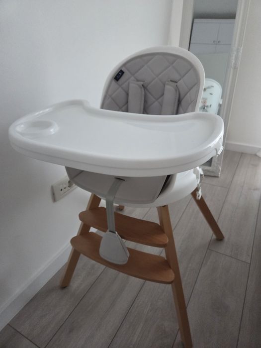 Scaun de masa bebe nou nout calitate