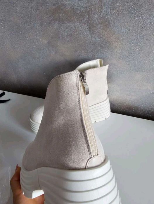 Дамски боти с платформа