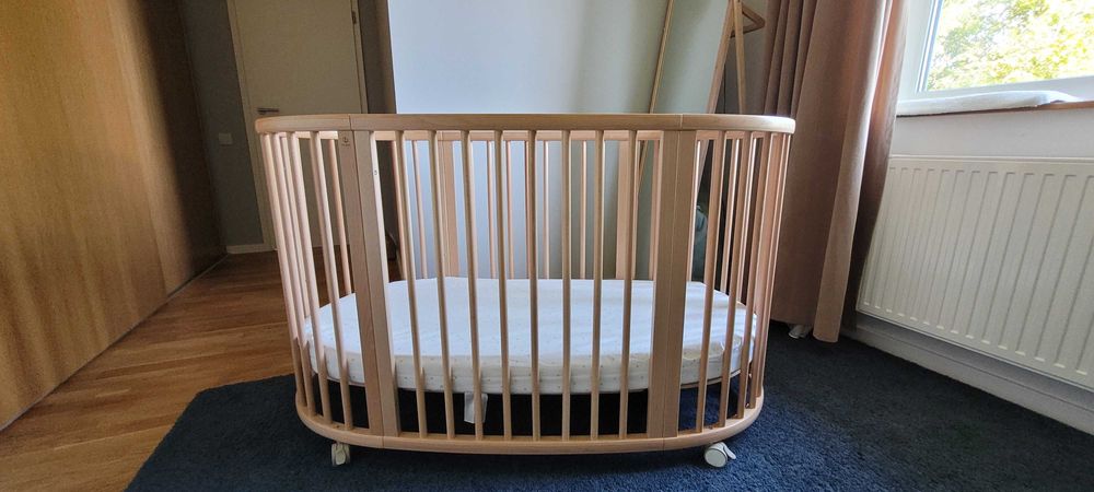 Patut copil Stokke Sleepi Bed V3 cu saltea si protectie impermeabila