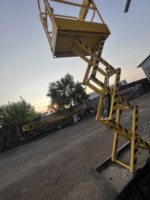 Închiriez Nacelă tip foarfecă