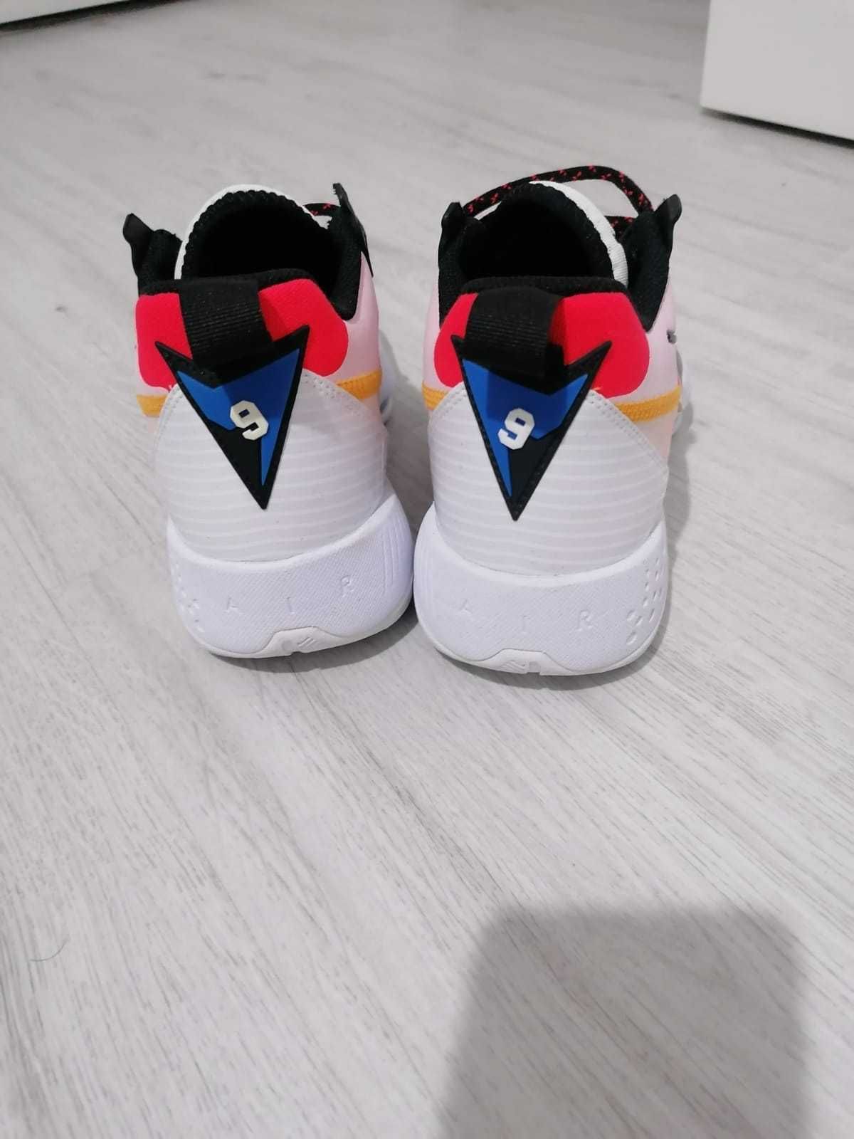 Adidasi Nike WMNS JORDAN