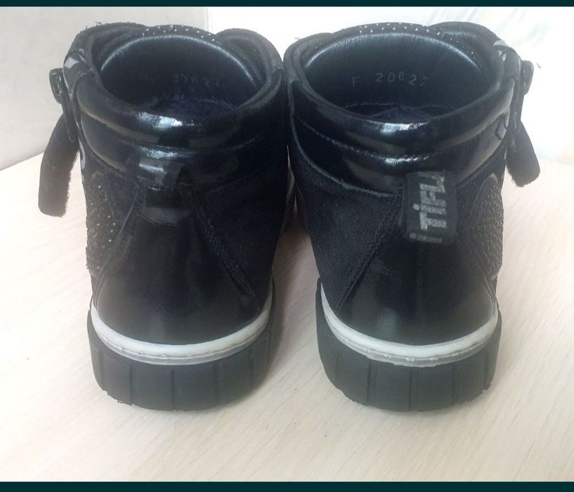 Ботинки на девочку