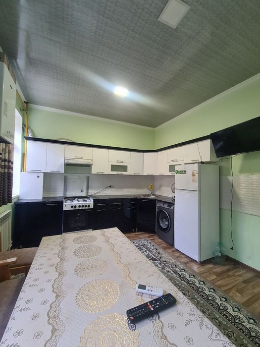 1 xonali kvartira sotiladi