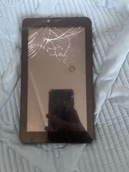 Продам планшет на запчасти