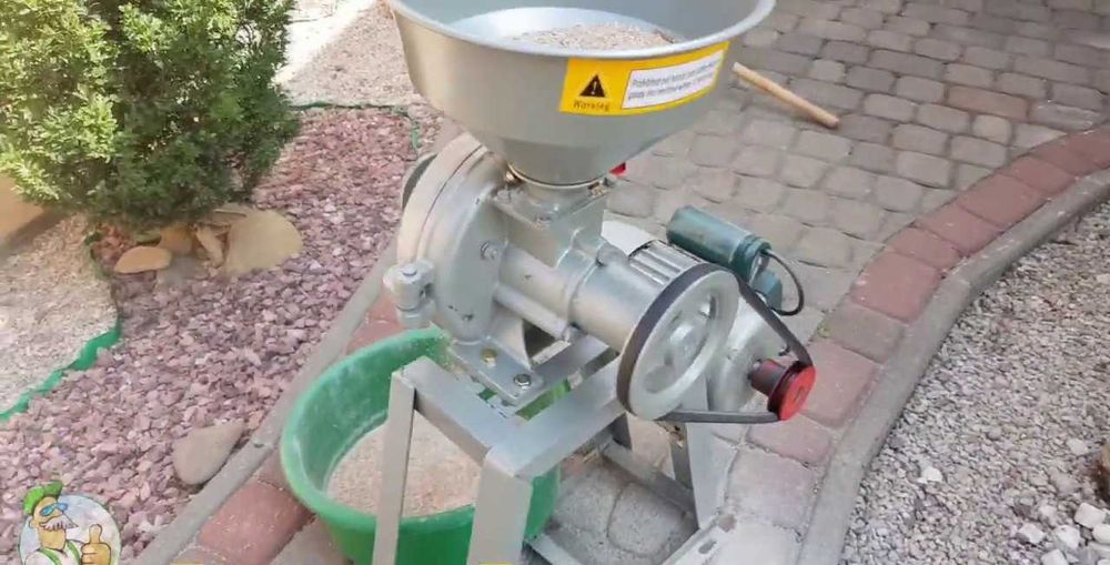 Moara cu pietre pentru faina MOTOR 2.5kW